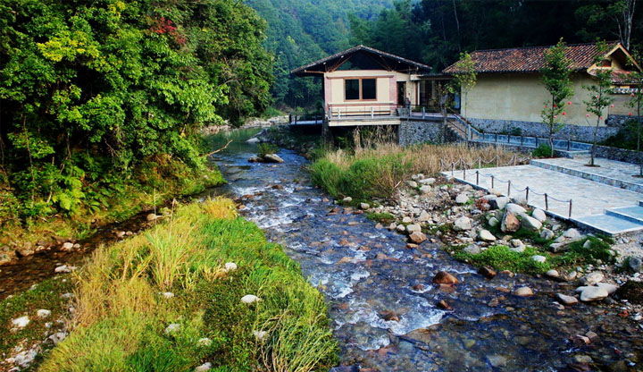 森林旅游規(guī)劃公司：十字水度假村旅游規(guī)劃的別墅多臨溪而建